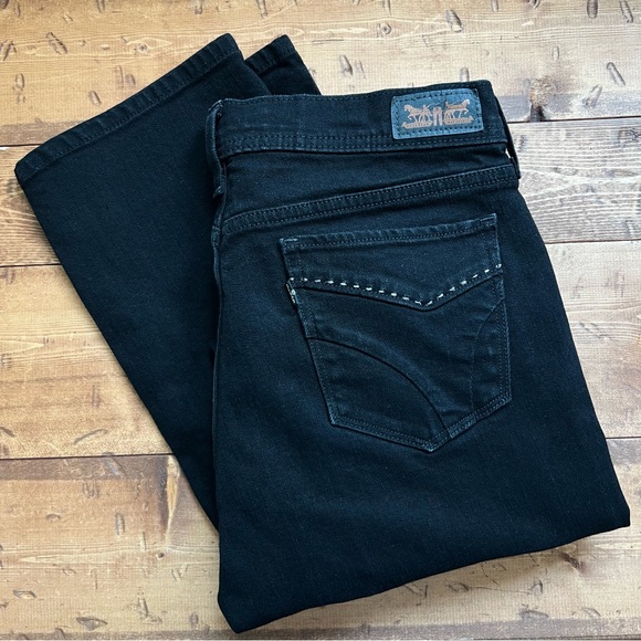 Levi's Denim - Levi's Black Straight Leg Women's Jeans